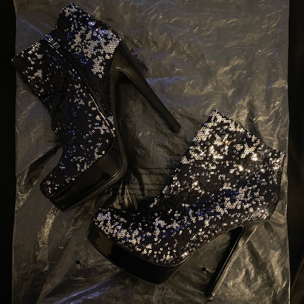 Chinese Laundry Ankle Boots